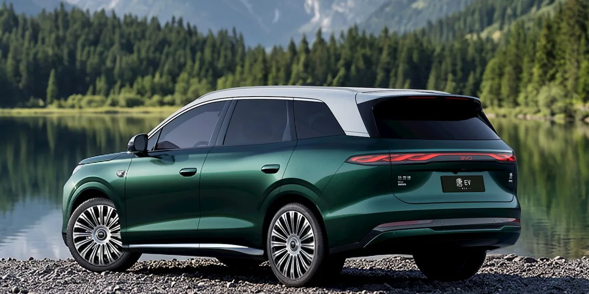 BYD shows third-gen Tang SUV with 30-inch screens